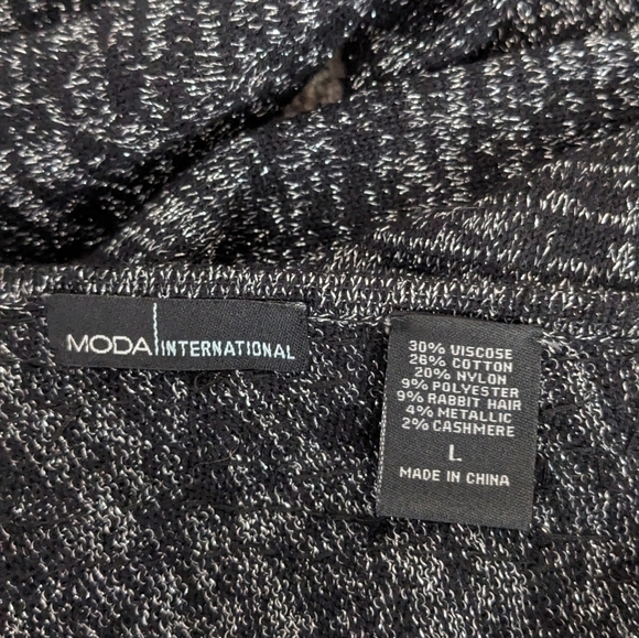 Victoria Secret open back metallic sweater Size M/L - Picture 4 of 4